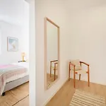 Beachside Deluxe Terrace Apts, By Timecooler Апартаменты