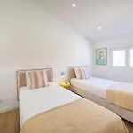 Апартаменты Beachside Deluxe Terrace Apts, By Timecooler *