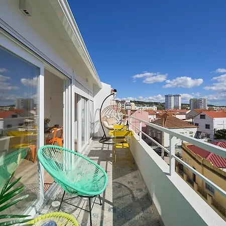 Beachside Deluxe Terrace Apts, By Timecooler Costa da Caparica