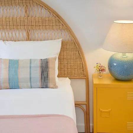 Beachside Deluxe Terrace Apts, By Timecooler شقة