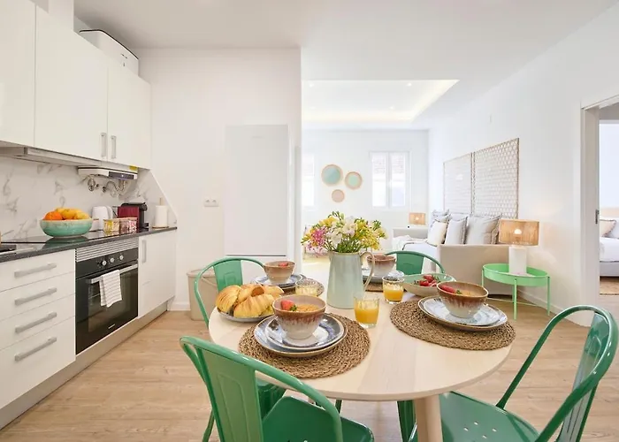 Beachside Deluxe Terrace Apts, By Timecooler