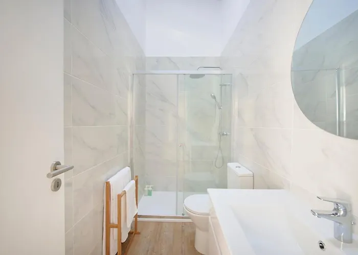 Beachside Deluxe Terrace Apts, By Timecooler