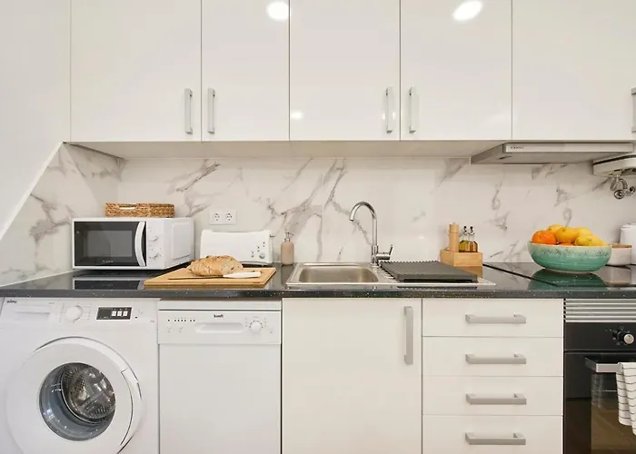 Beachside Deluxe Terrace Apts, By Timecooler Апартаменты