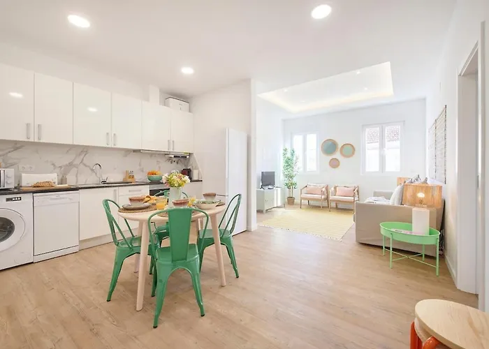 Beachside Deluxe Terrace Apts, By Timecooler Апартаменты