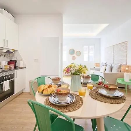 Beachside Deluxe Terrace Apts, By Timecooler