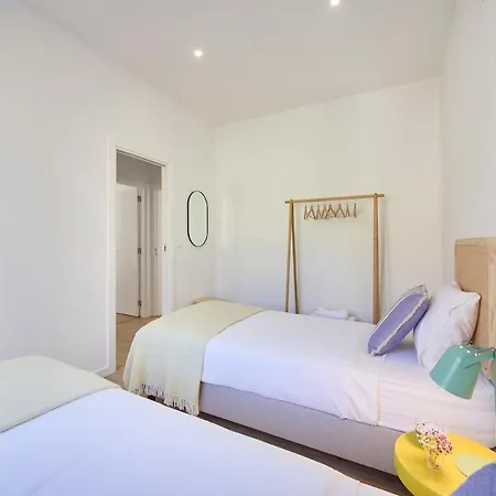 Beachside Deluxe Terrace Apts, By Timecooler Apartment