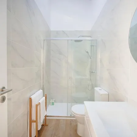 Beachside Deluxe Terrace Apts, By Timecooler