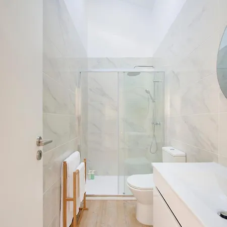 Beachside Deluxe Terrace Apts, By Timecooler Apartment