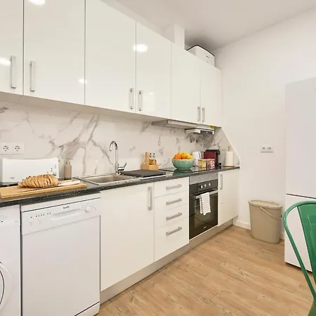 Beachside Deluxe Terrace Apts, By Timecooler *