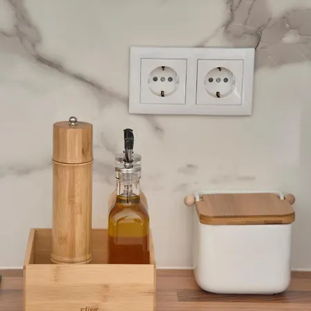 Apartment Beachside Deluxe Terrace Apts, By Timecooler