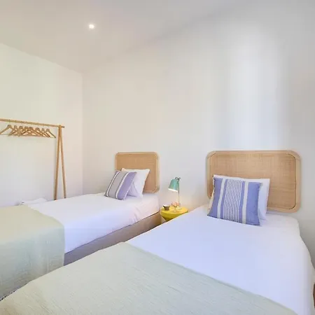 Beachside Deluxe Terrace Apts, By Timecooler *