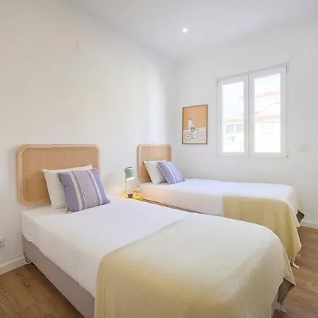 Beachside Deluxe Terrace Apts, By Timecooler Apartment