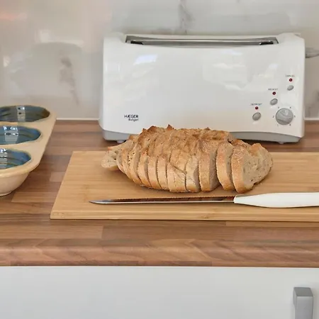 Beachside Deluxe Terrace Apts, By Timecooler Apartment