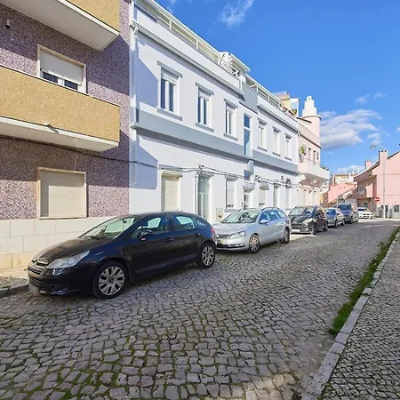 Apartment Beachside Deluxe Terrace Apts, By Timecooler Costa da Caparica