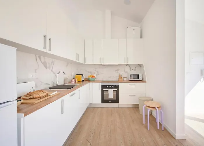 Beachside Deluxe Terrace Apts, By Timecooler *