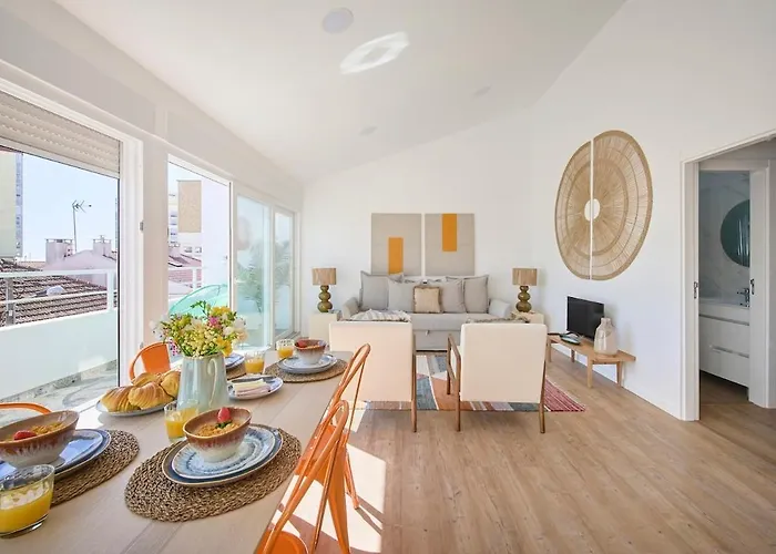 Beachside Deluxe Terrace Apts, By Timecooler Costa de Caparica