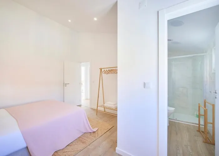 Beachside Deluxe Terrace Apts, By Timecooler Costa de Caparica