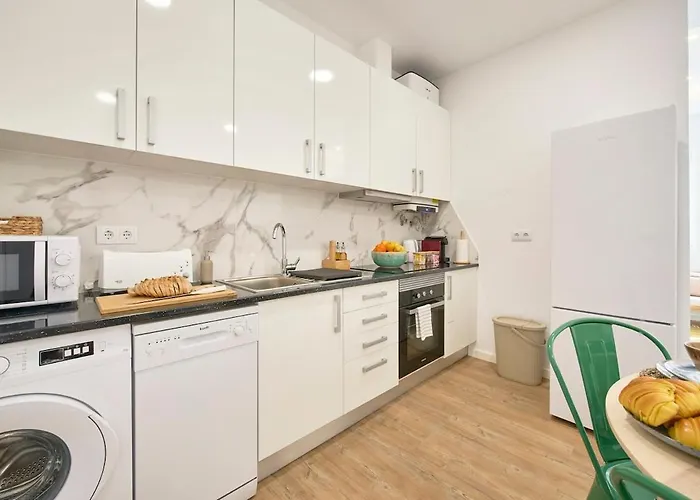 Beachside Deluxe Terrace Apts, By Timecooler *