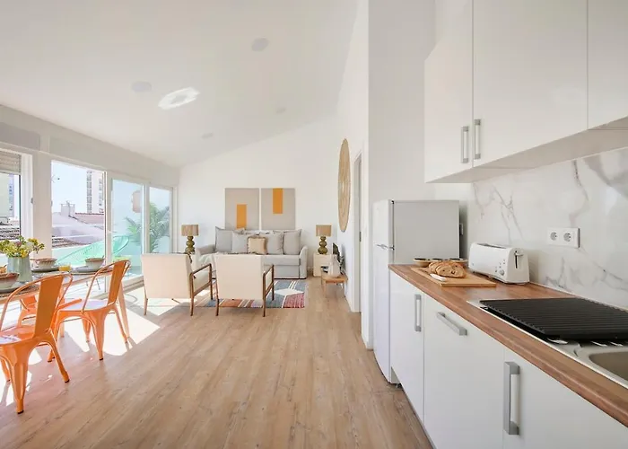 Beachside Deluxe Terrace Apts, By Timecooler Costa de Caparica